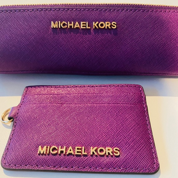 Michael Kors Handbags - 💋NWOT - Michael Kors Women’s Handbag Accessories